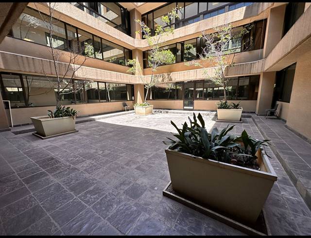 7,410M² OFFICE TO LET IN PARKTOWN